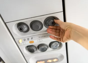 How do Airplanes Get Oxygen for the Cabin?