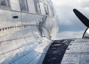 Why Are Airplanes Manufactured With Riveted Joints Instead of Welded?