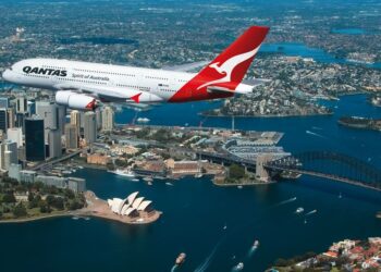 Can Changing Flight Altitudes Reduce the Environmental Impact of Jets?