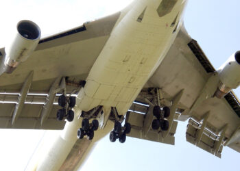 How the Wing Flaps on an Airplane Work