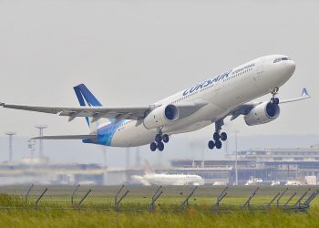 Why Planes Take Off Into the Wind