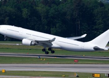 Why Are So Many Airplanes Painted White?