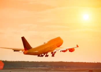 Why Airplanes Can’t Take Off or Fly in Extreme Heat