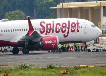 SpiceJet aircraft makes emergency landing at Delhi Airport after cabin pressure issue