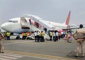 ‘Proud of our pilots, have faith in them,’ says SpiceJet after plane carrying 185 passengers makes emergency landing in Patna