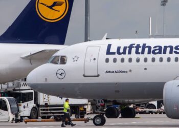 Thousands of air passengers stranded as Lufthansa airline ground staff go on strike